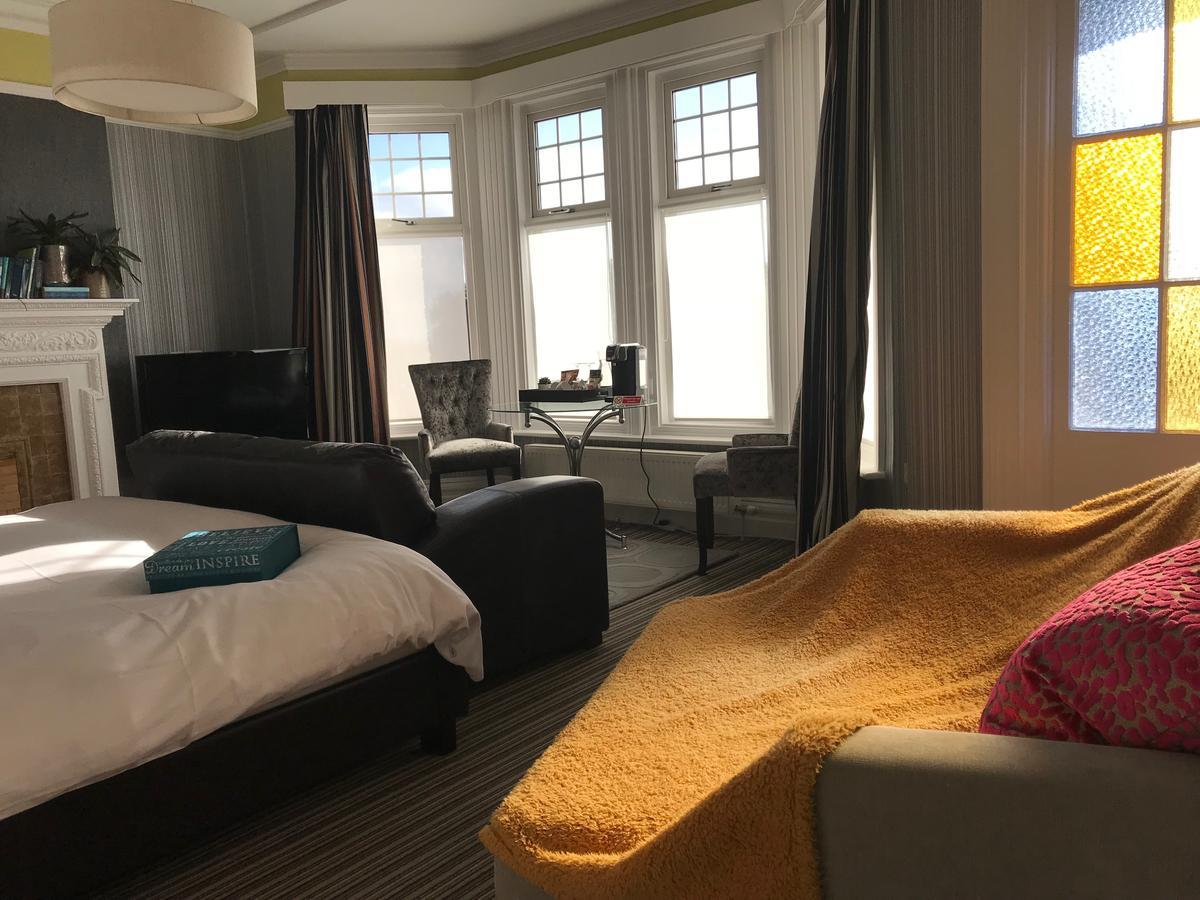 ליטלהמפטון Regency Rooms מראה חיצוני תמונה